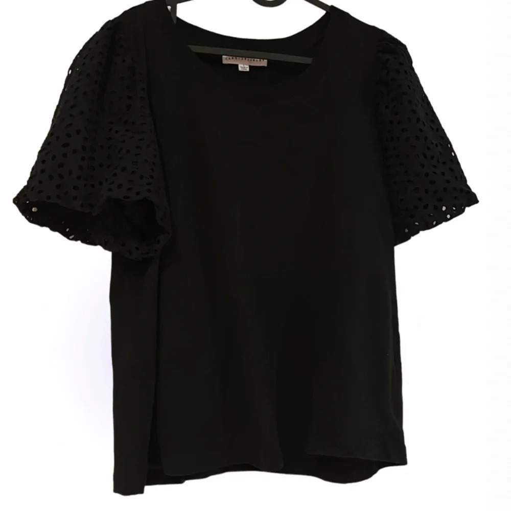 Jane and Delancey Black cotton  crew neck puff lace sleeves top Sz L